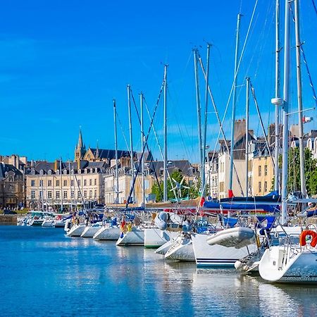 Appartement Moderne Finement Decore Avec Balcon A Vannes Centre エクステリア 写真