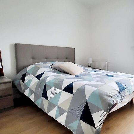 Appartement Moderne Finement Decore Avec Balcon A Vannes Centre エクステリア 写真