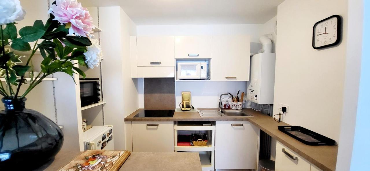 Appartement Moderne Finement Decore Avec Balcon A Vannes Centre エクステリア 写真